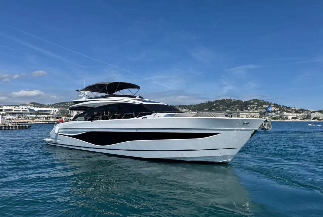 Motoryacht vor Mallorca, Ergebnis eines Suchauftrags